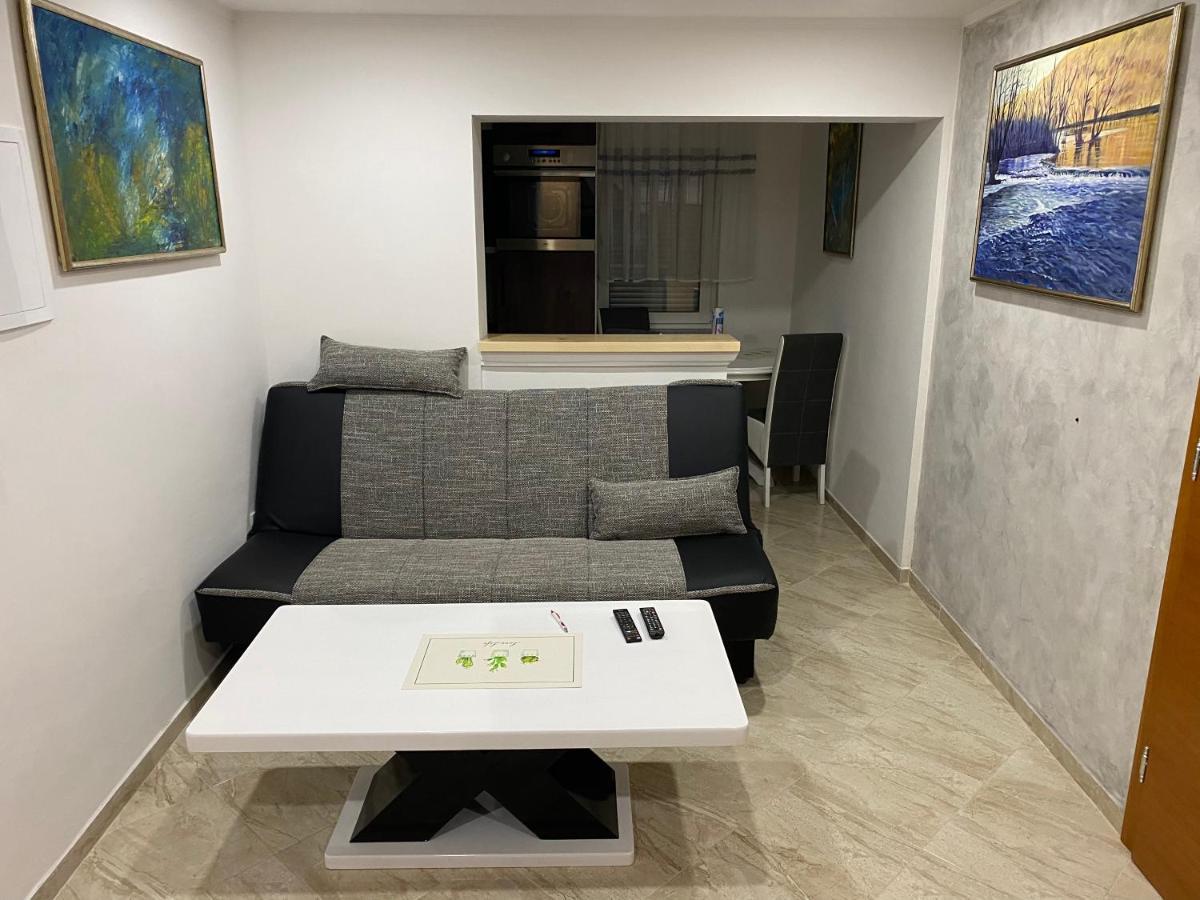 Apartments Marshal Bosanska Krupa Bagian luar foto